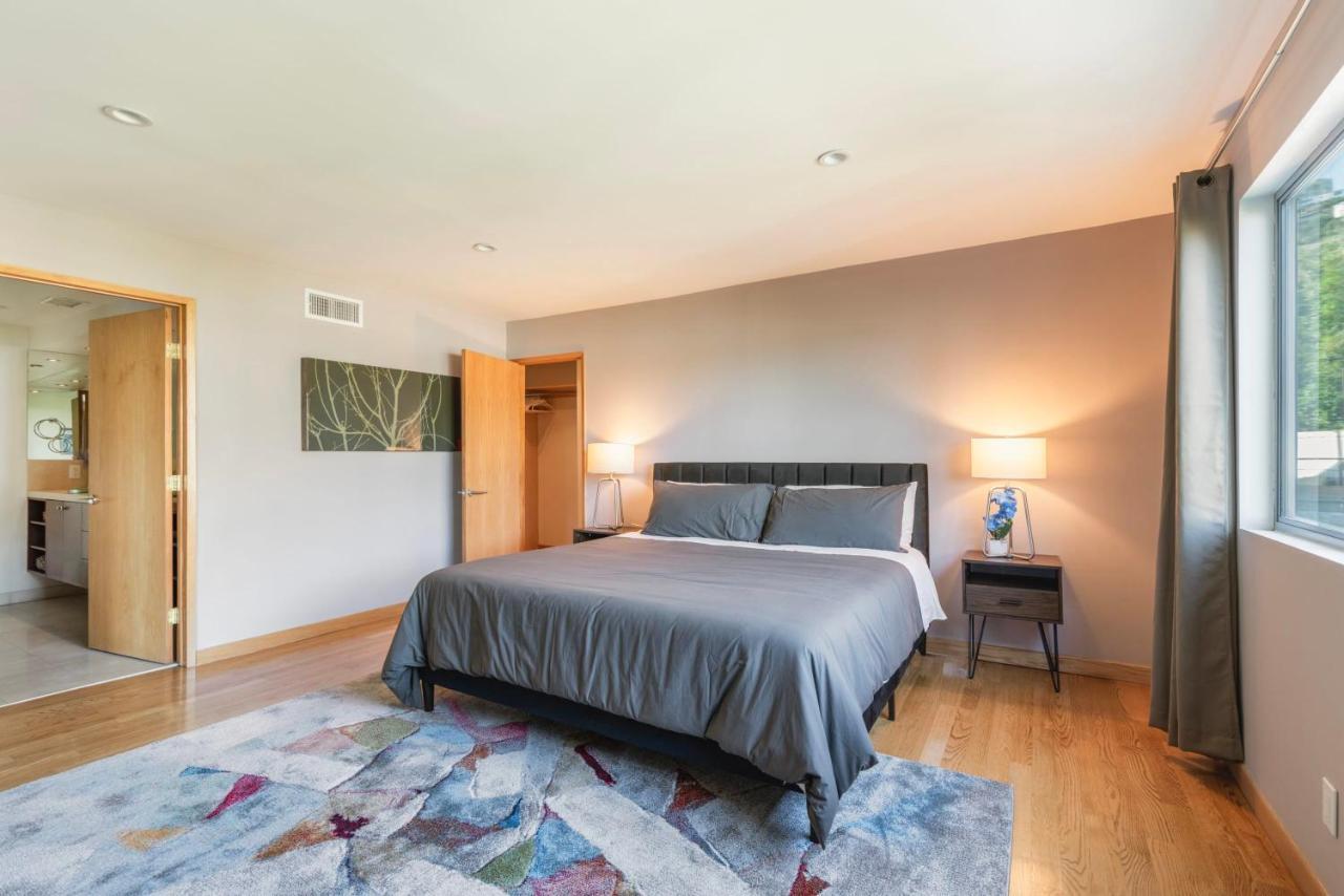 Сasa de vacaciones 6mil 5br Sunset Strip Jetliner Views Oasis