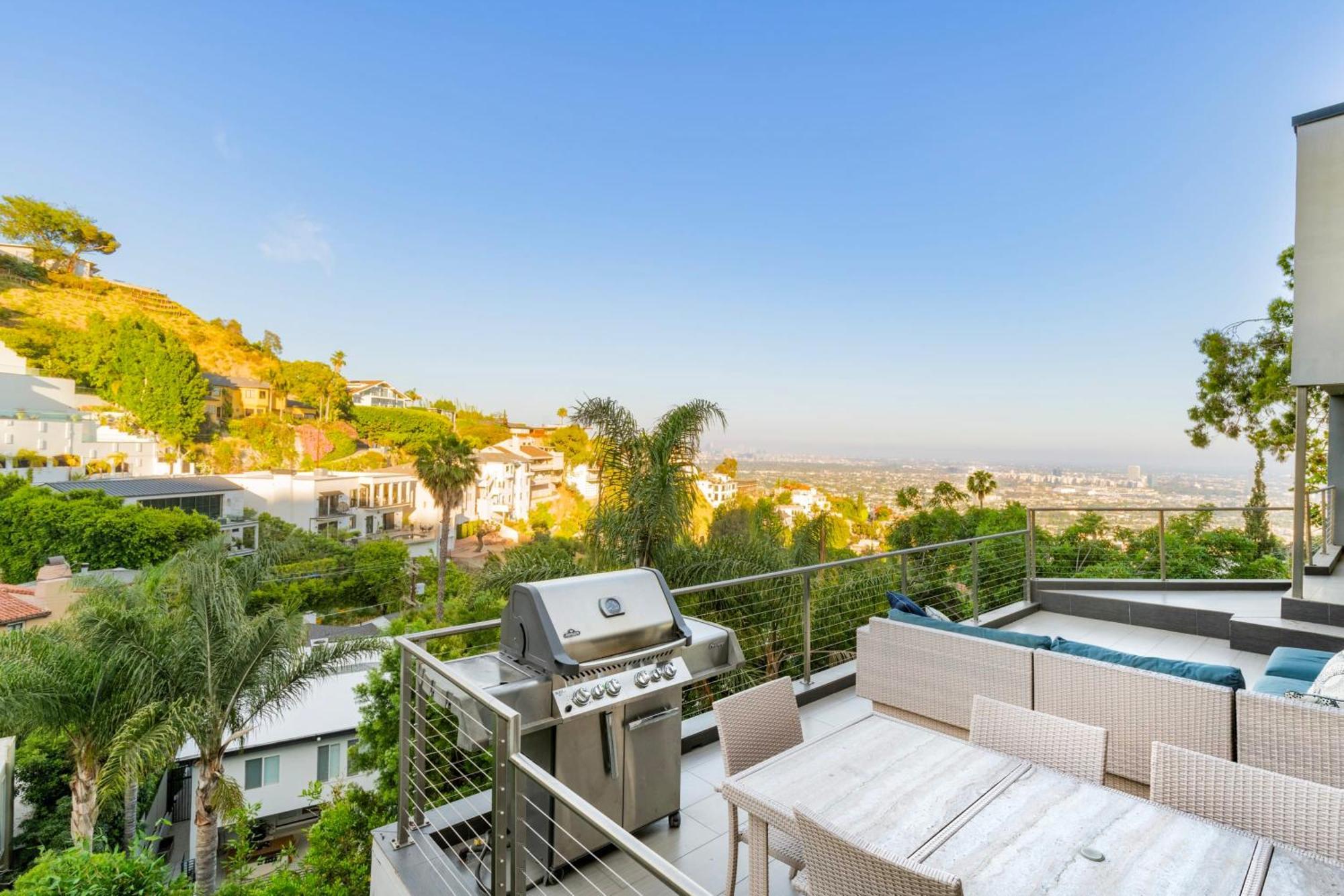 Casa de férias 6mil 5br Sunset Strip Jetliner Views Oasis