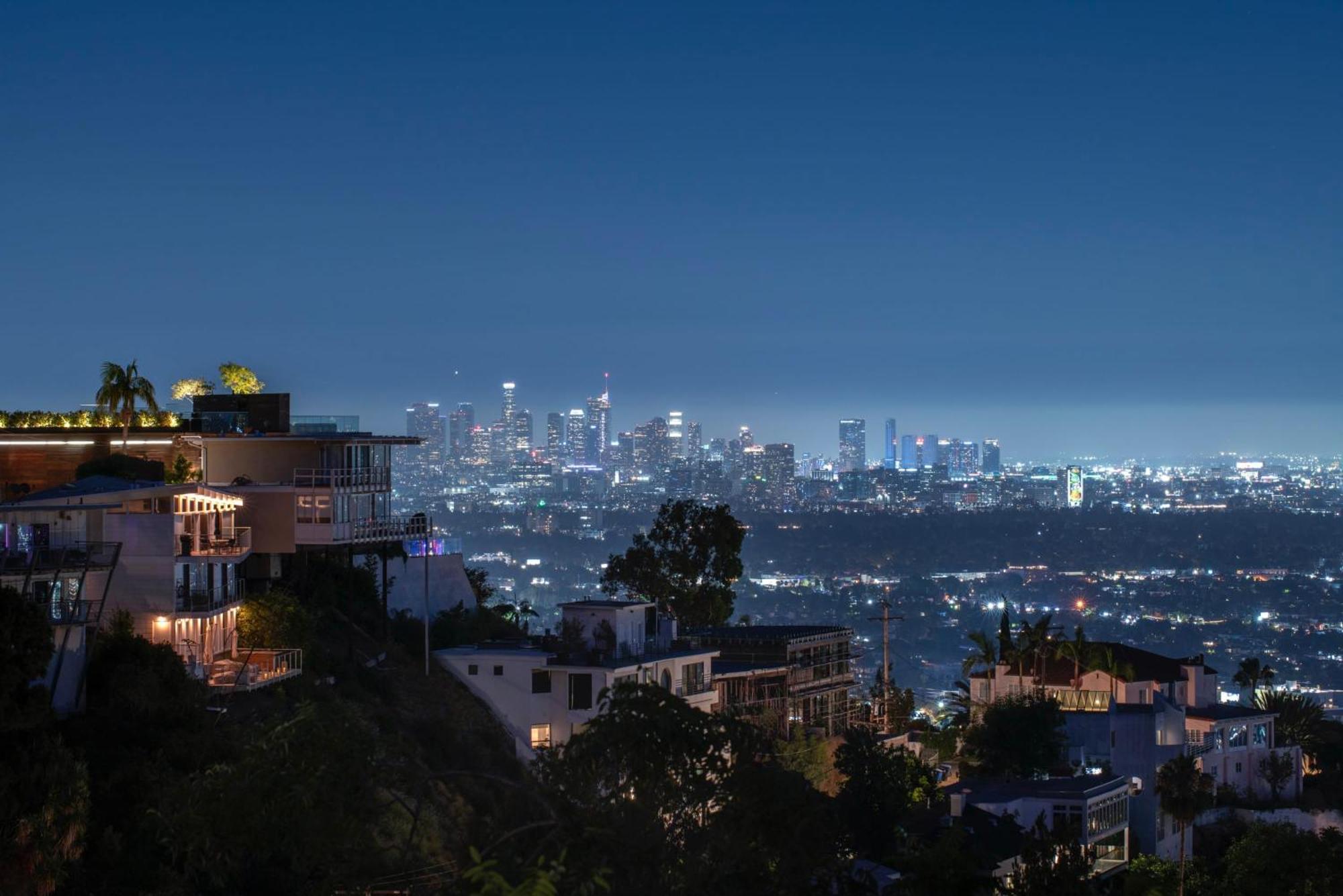 Casa vacanze 6mil 5br Sunset Strip Jetliner Views Oasis